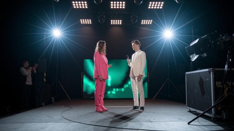 2 Behind The Scenes Of Celebrity Interviews: Fantastic